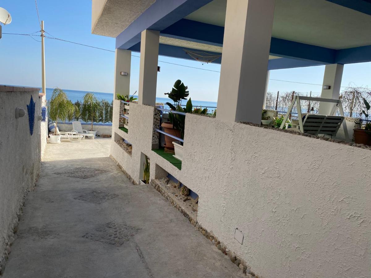 Villa Gloria Intero Alloggio Sulla Spiaggia 8 Posti Letto 15 Minuti Da Palermo E 35 Da Cefalu Casteldaccia Exterior photo