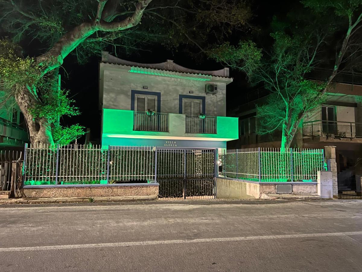 Villa Gloria Intero Alloggio Sulla Spiaggia 8 Posti Letto 15 Minuti Da Palermo E 35 Da Cefalu Casteldaccia Exterior photo