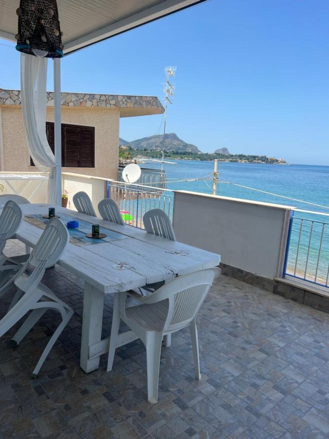 Villa Gloria Intero Alloggio Sulla Spiaggia 8 Posti Letto 15 Minuti Da Palermo E 35 Da Cefalu Casteldaccia Exterior photo